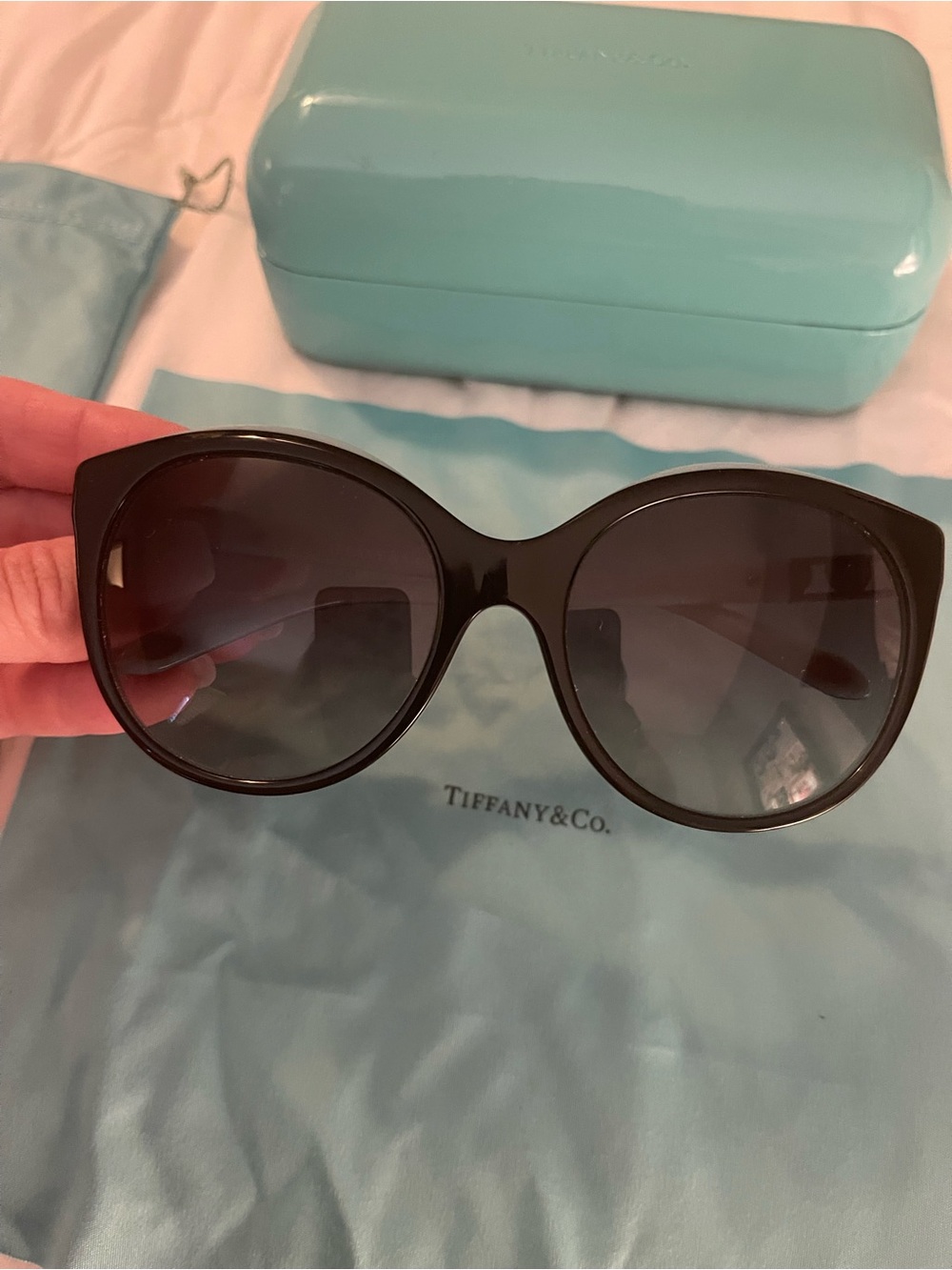 Tiffany & Co. Black Rounded Oversized Sunglasses with Gradient Lenses